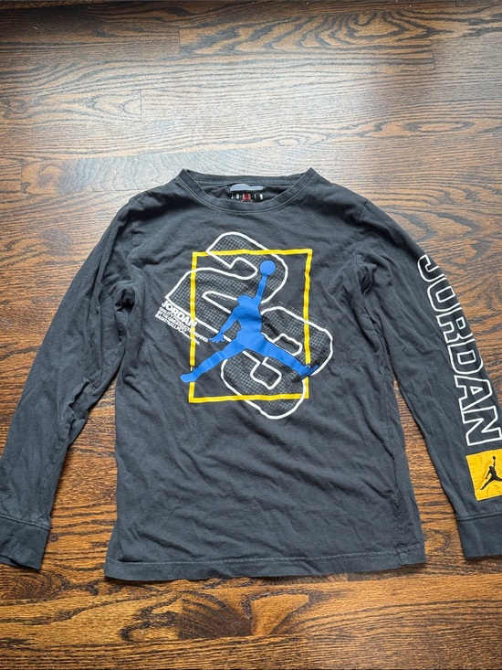 Jordan Other - Jordan Black Long-Sleeve Shirt Jumpman.  boys youth size large